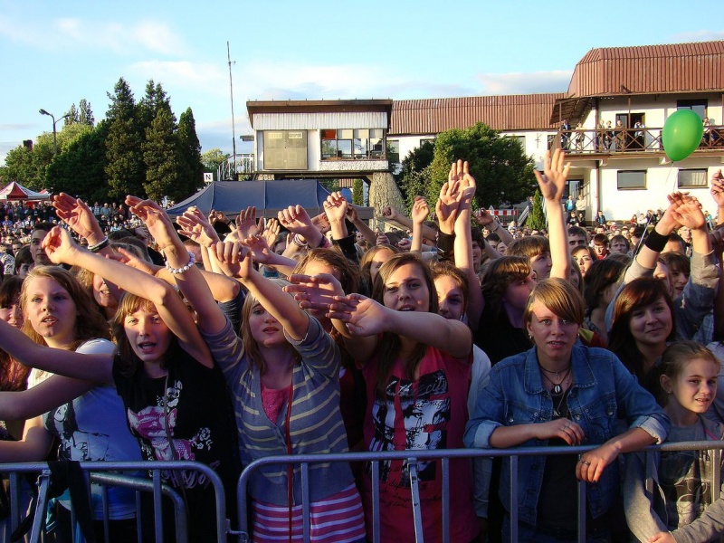 Zdjęcie w galerii na portalu naszwodzislaw.com: Dwie Kaśki rozbujały miasto wiadomości z regionu