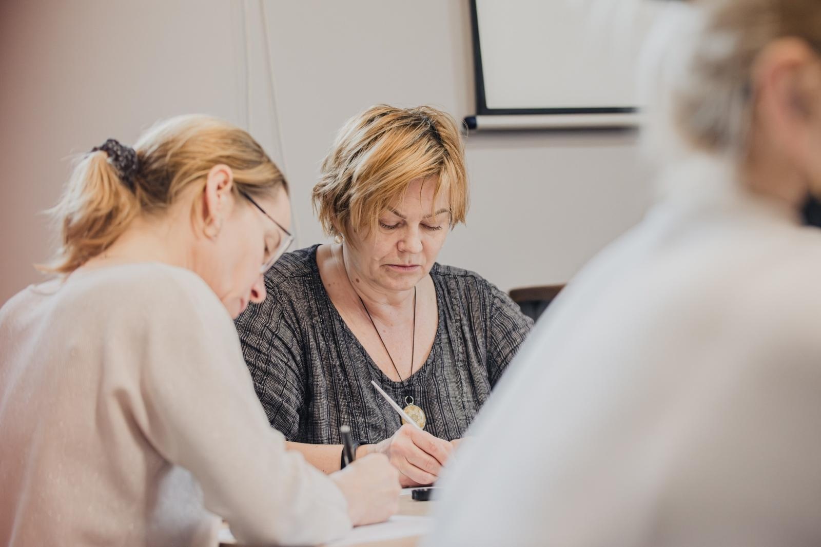 Zdjęcie w galerii na portalu naszwodzislaw.com: Kaligrafuj, jeśli chcesz - warsztaty liternictwa w WCK wiadomości z regionu