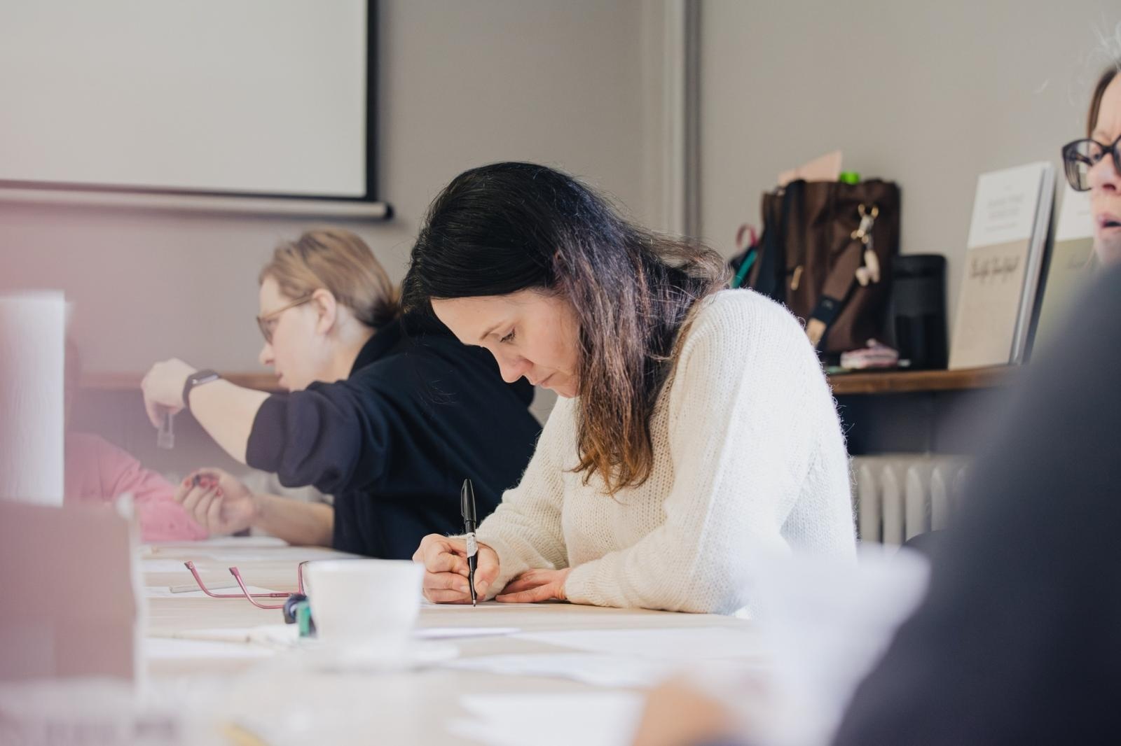 Zdjęcie w galerii na portalu naszwodzislaw.com: Kaligrafuj, jeśli chcesz - warsztaty liternictwa w WCK wiadomości z regionu