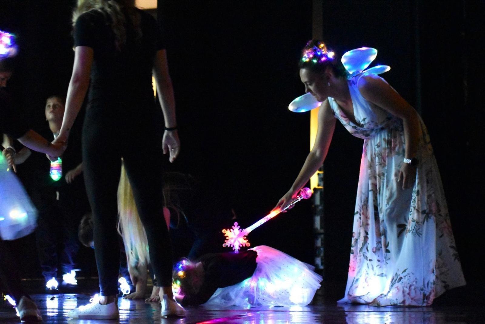 Zdjęcie w galerii na portalu naszwodzislaw.com: Dzieci - Rodzicom. Wzruszający koncert w WCK [FOTO] wiadomości z regionu