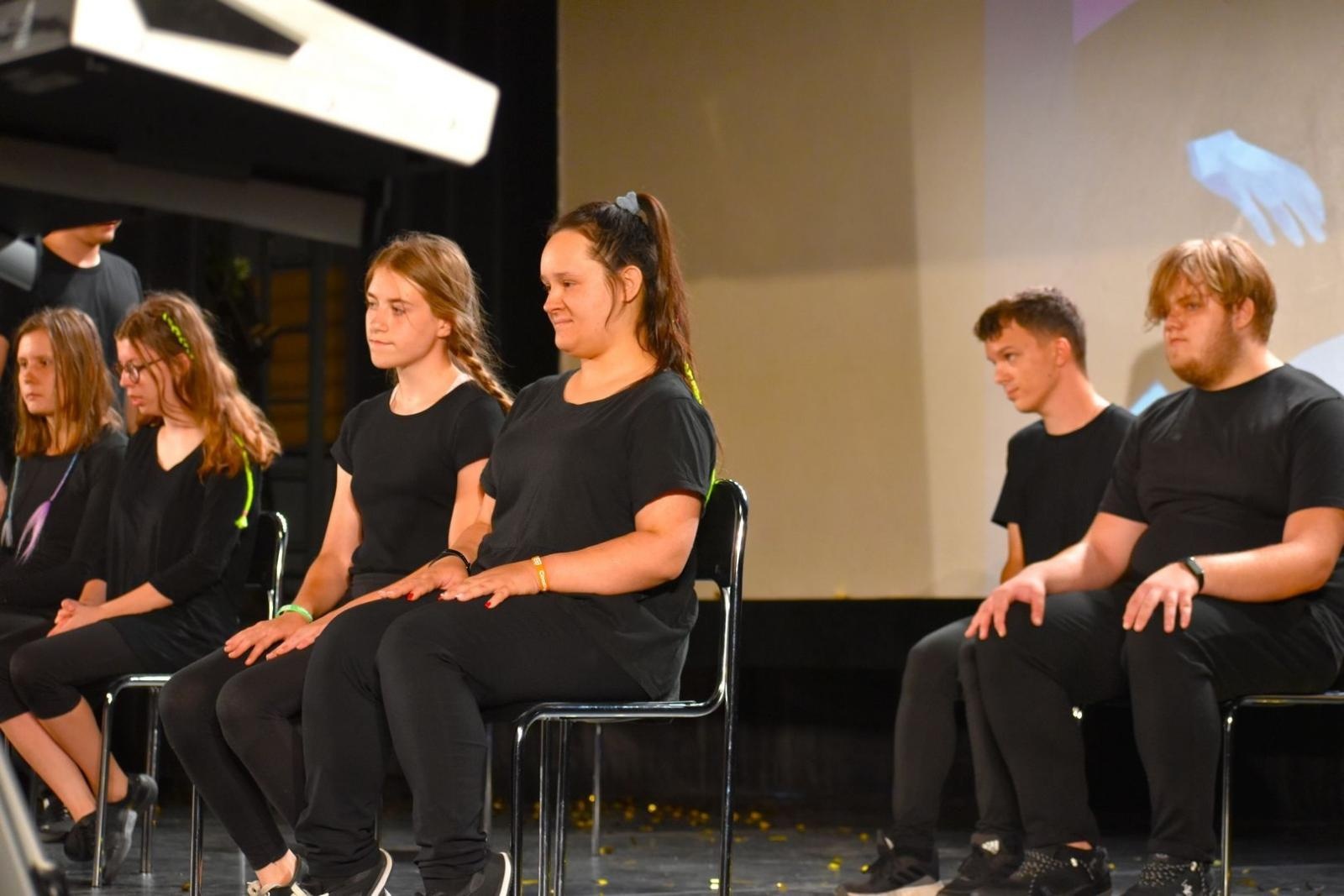 Zdjęcie w galerii na portalu naszwodzislaw.com: Dzieci - Rodzicom. Wzruszający koncert w WCK [FOTO] wiadomości z regionu