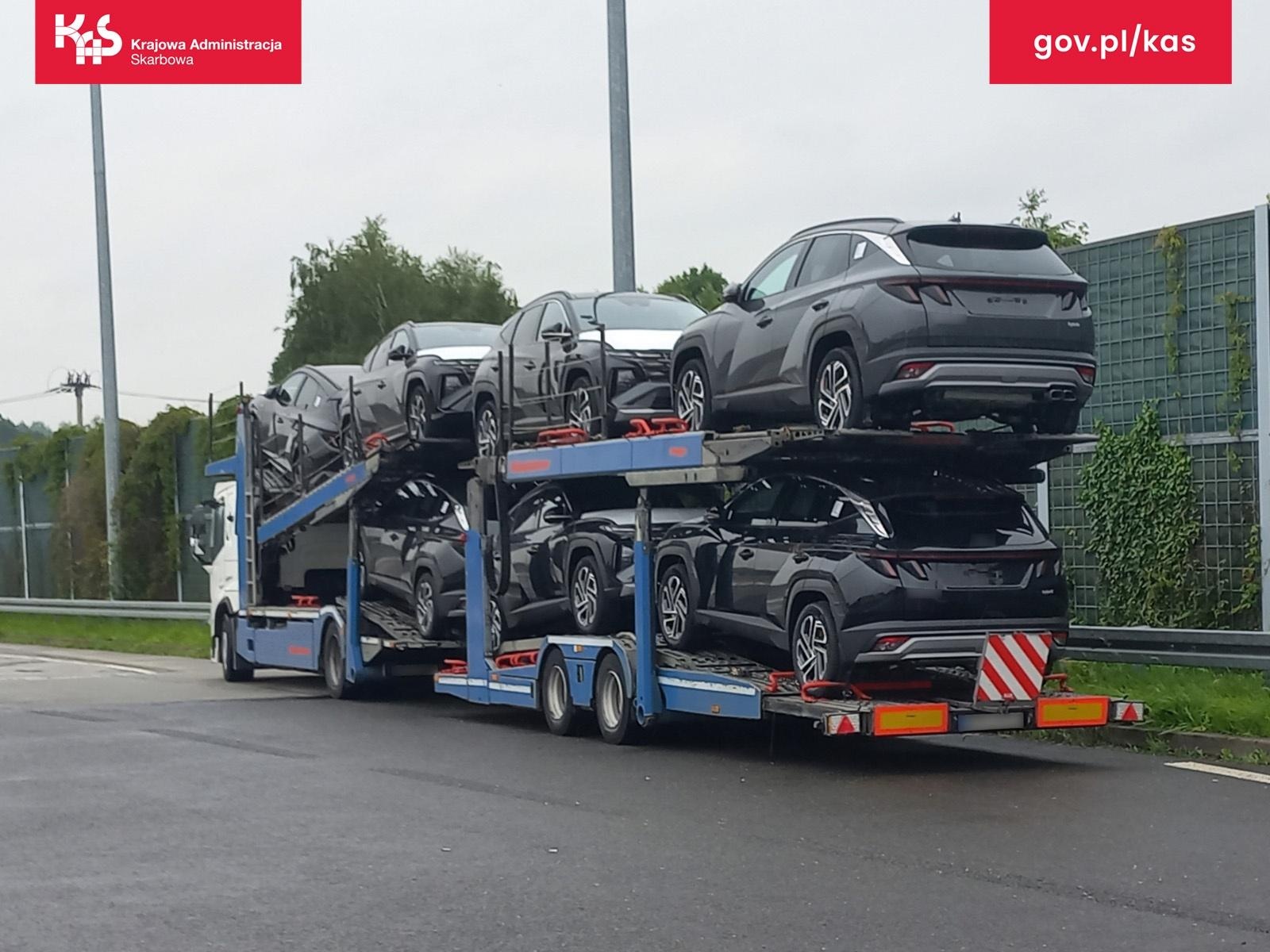 Zdjęcie w galerii na portalu naszwodzislaw.com: Mandaty dla nieuczciwych kierowców i przewoźników. KAS kontroluje również czas pracy kierowców wiadomości z regionu