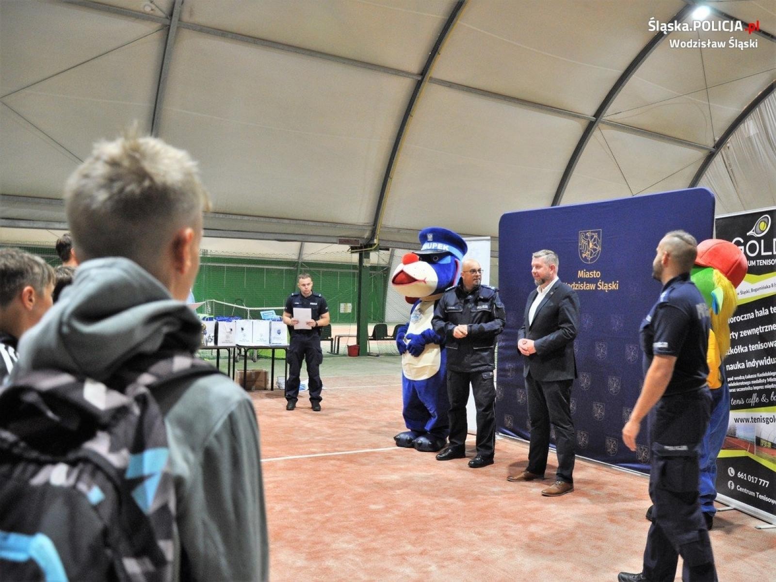 Zdjęcie w galerii na portalu naszwodzislaw.com: Z głową w sieci. Kampania wodzisławskiej policji podsumowana wiadomości z regionu