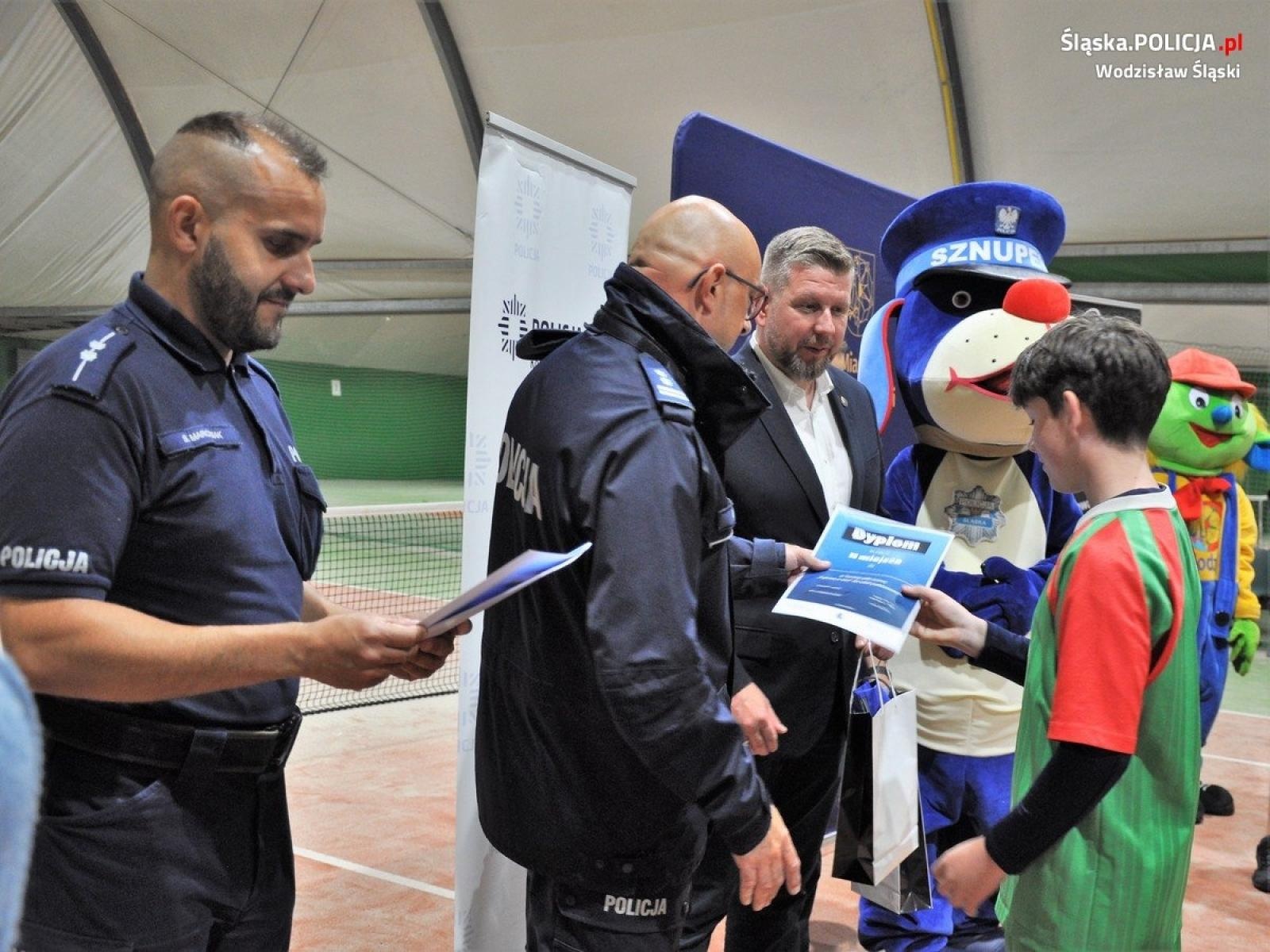 Zdjęcie w galerii na portalu naszwodzislaw.com: Z głową w sieci. Kampania wodzisławskiej policji podsumowana wiadomości z regionu