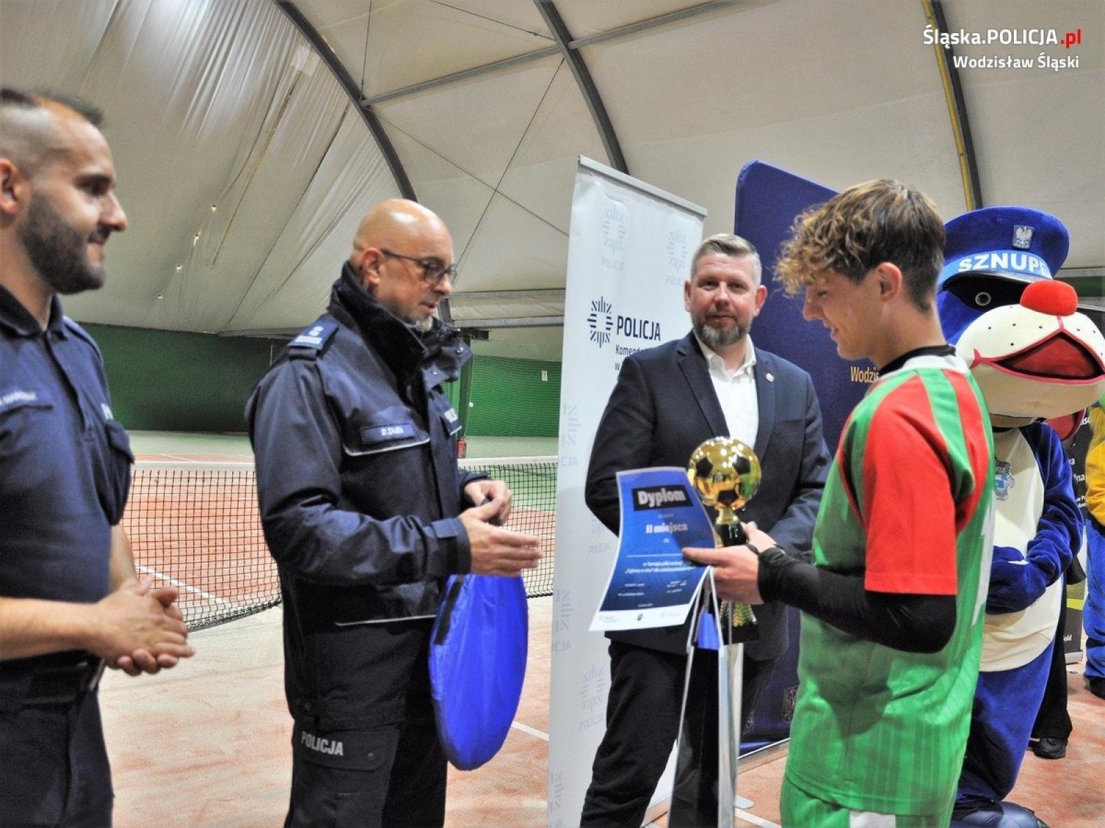 Zdjęcie w galerii na portalu naszwodzislaw.com: Z głową w sieci. Kampania wodzisławskiej policji podsumowana wiadomości z regionu