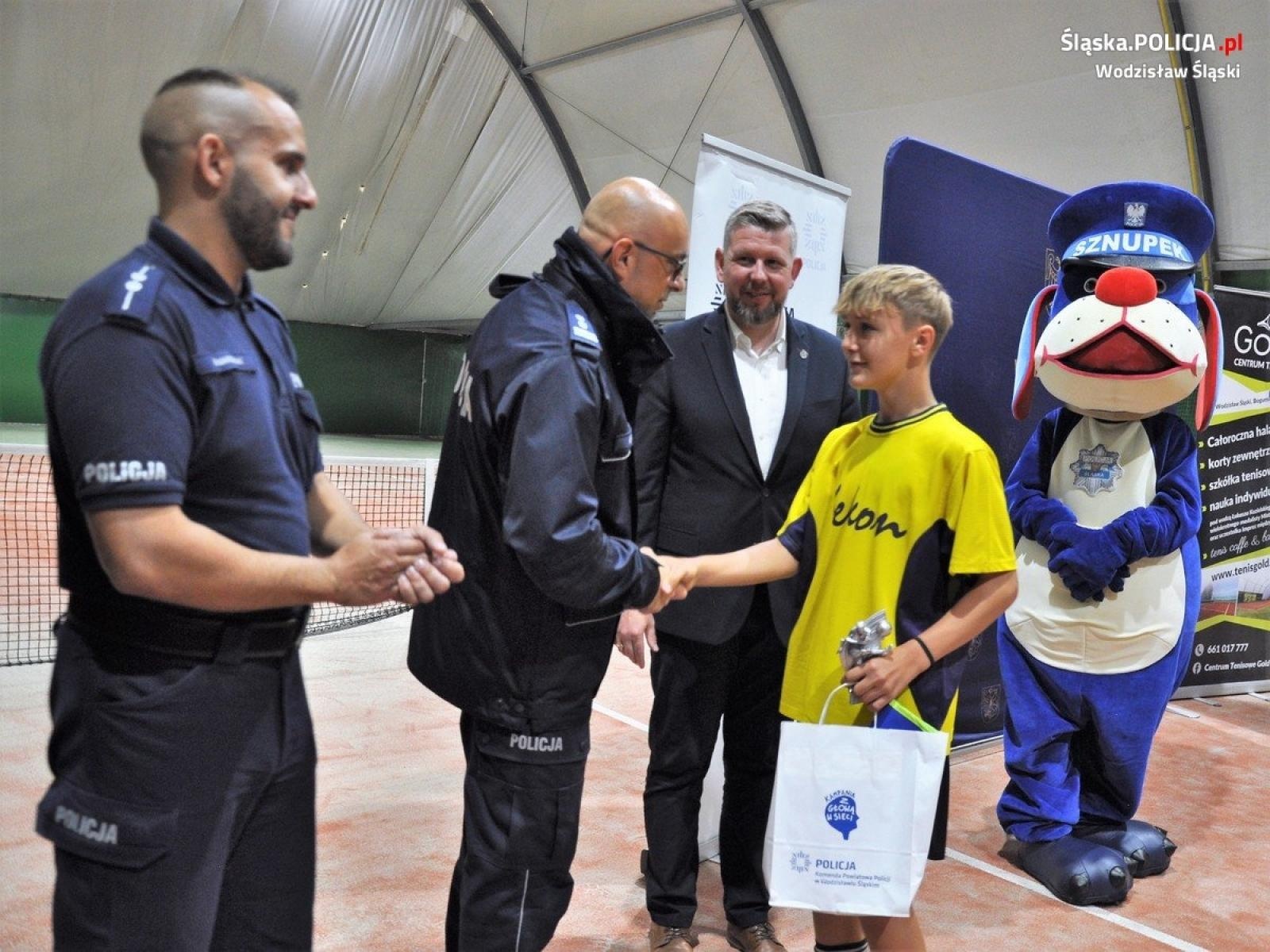 Zdjęcie w galerii na portalu naszwodzislaw.com: Z głową w sieci. Kampania wodzisławskiej policji podsumowana wiadomości z regionu