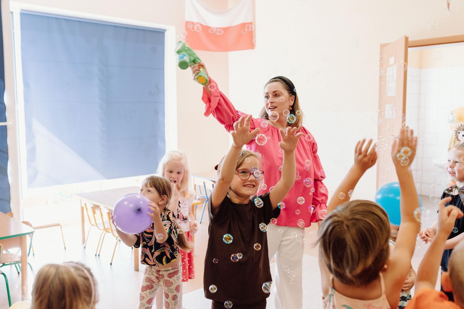 Zdjęcie w galerii na portalu naszwodzislaw.com: Przedszkolaki w świecie prawa w Radlinie wiadomości z regionu