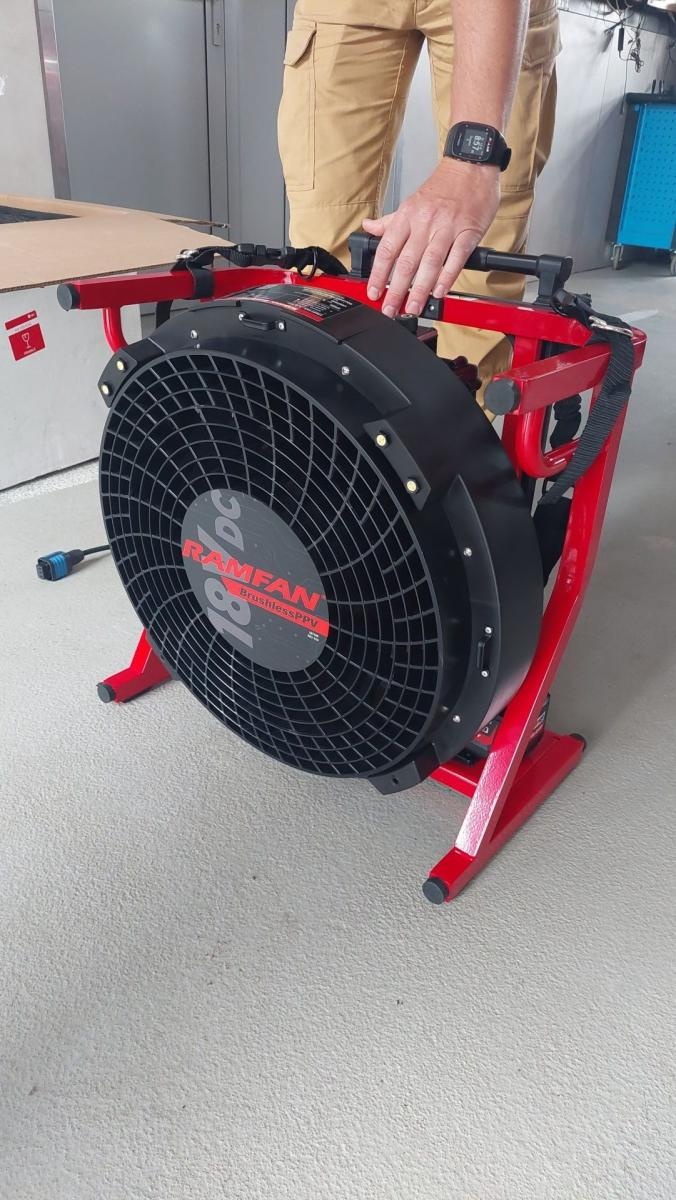 Zdjęcie w galerii na portalu naszwodzislaw.com: Nowoczesny sprzęt trafił na służbę do strażaków wiadomości z regionu