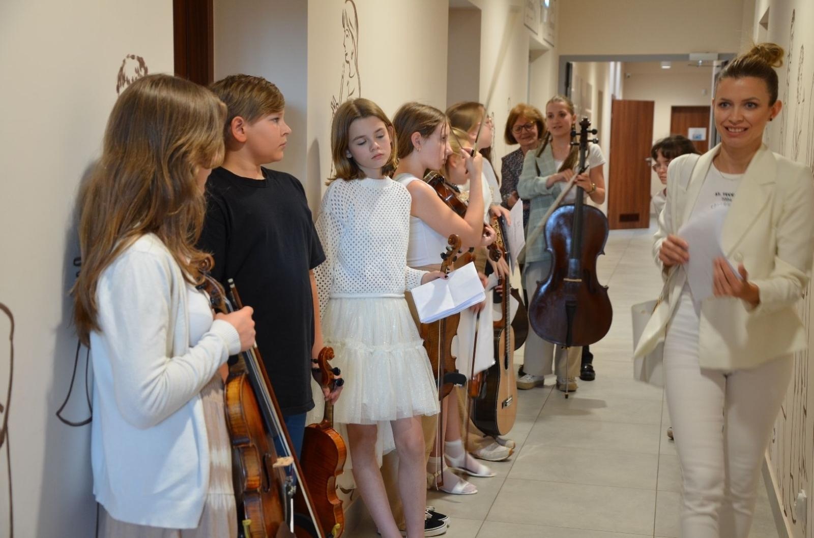 Zdjęcie w galerii na portalu naszwodzislaw.com: Dźwięki Mody. Niezwykły pokaz za nami [FOTO] wiadomości z regionu