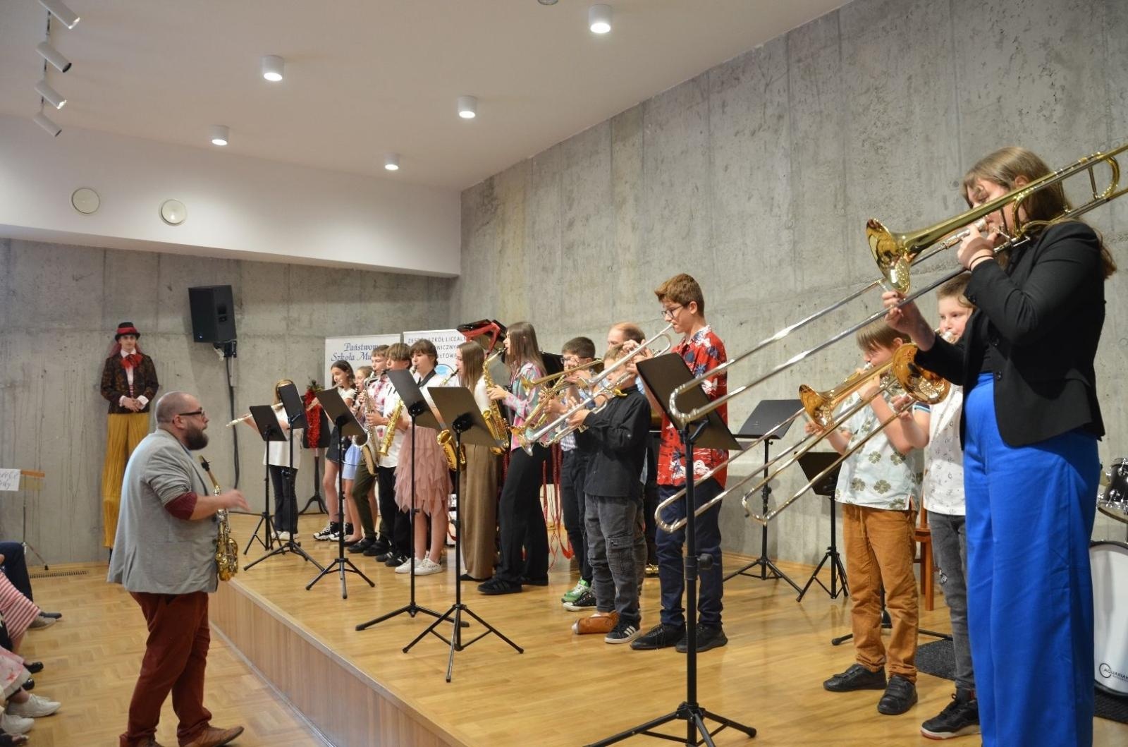 Zdjęcie w galerii na portalu naszwodzislaw.com: Dźwięki Mody. Niezwykły pokaz za nami [FOTO] wiadomości z regionu