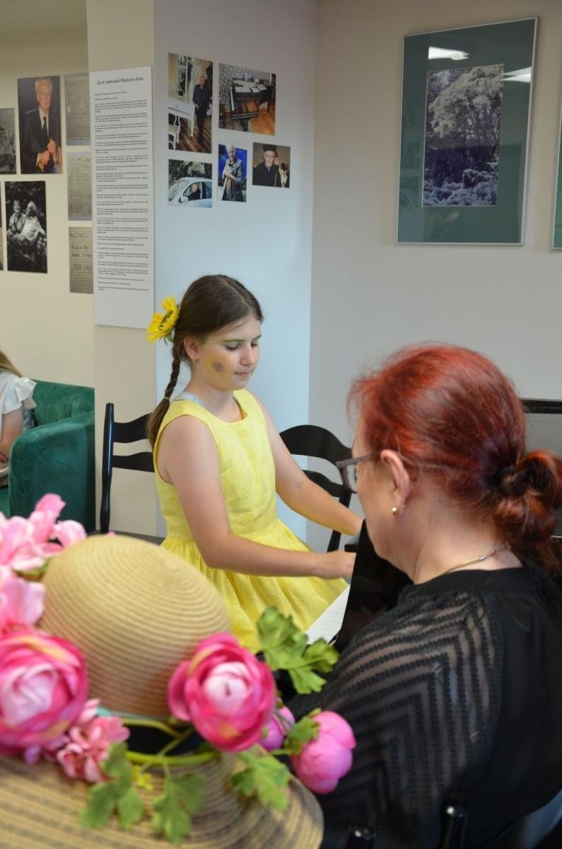 Zdjęcie w galerii na portalu naszwodzislaw.com: Dźwięki Mody. Niezwykły pokaz za nami [FOTO] wiadomości z regionu