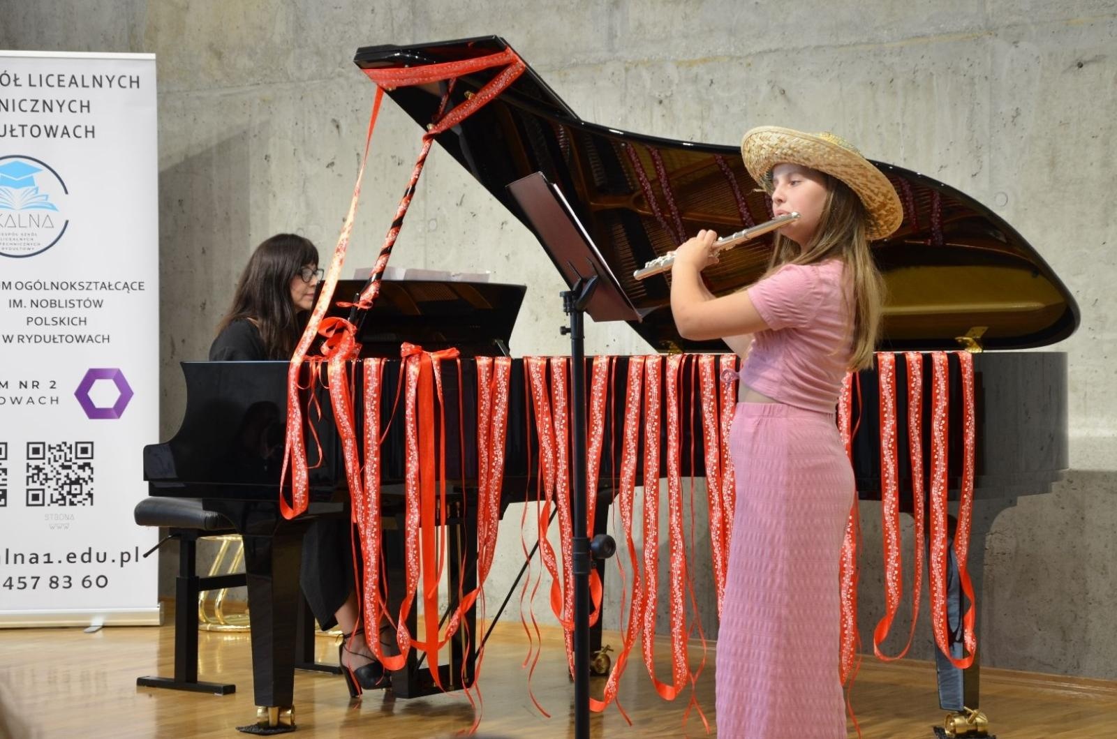 Zdjęcie w galerii na portalu naszwodzislaw.com: Dźwięki Mody. Niezwykły pokaz za nami [FOTO] wiadomości z regionu