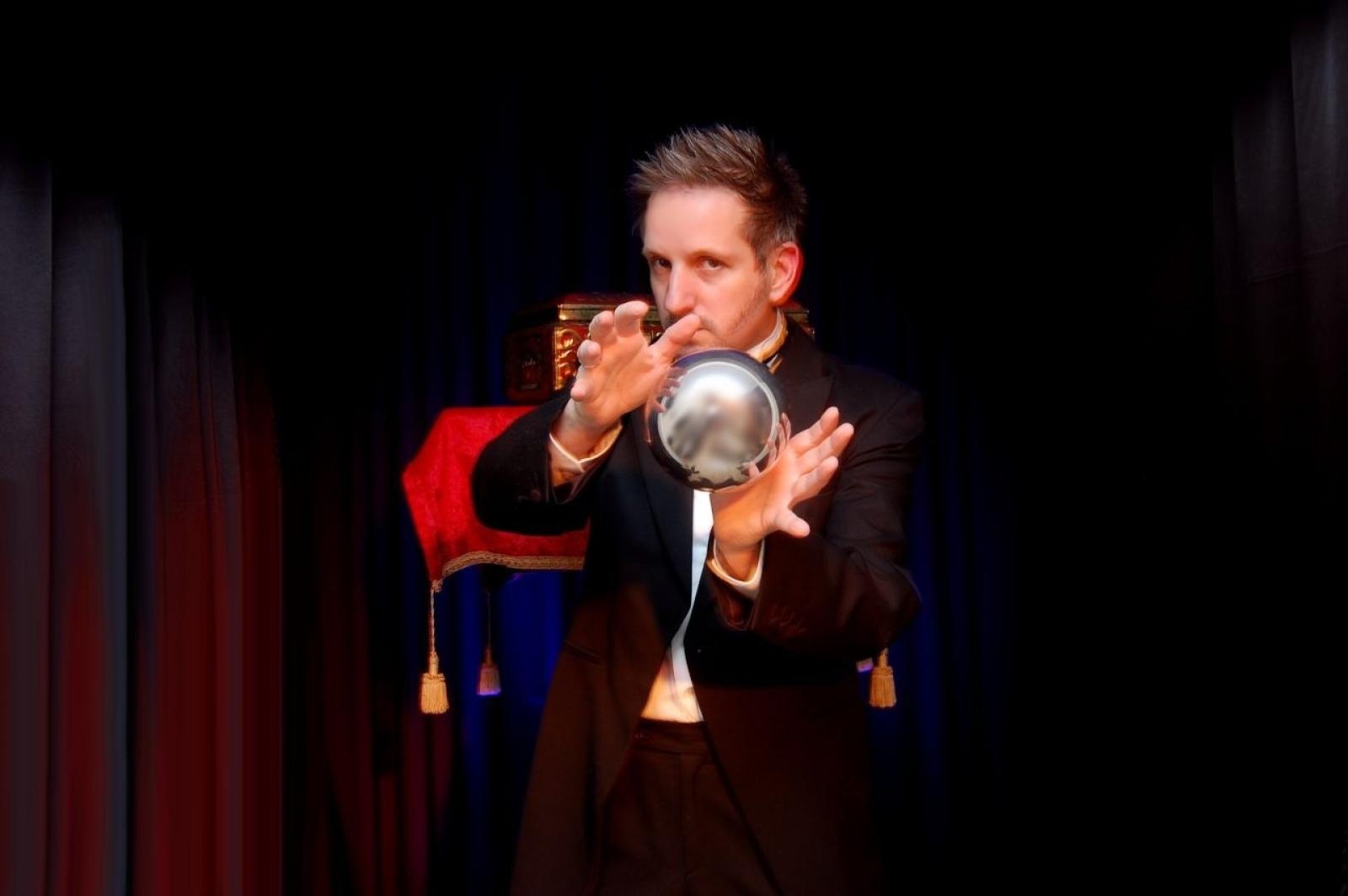 Zdjęcie w galerii na portalu naszwodzislaw.com: Dzień Ratownika i Strażnika Bezpieczeństwa: Gramy dla Maksa z Fundacją TVS wiadomości z regionu