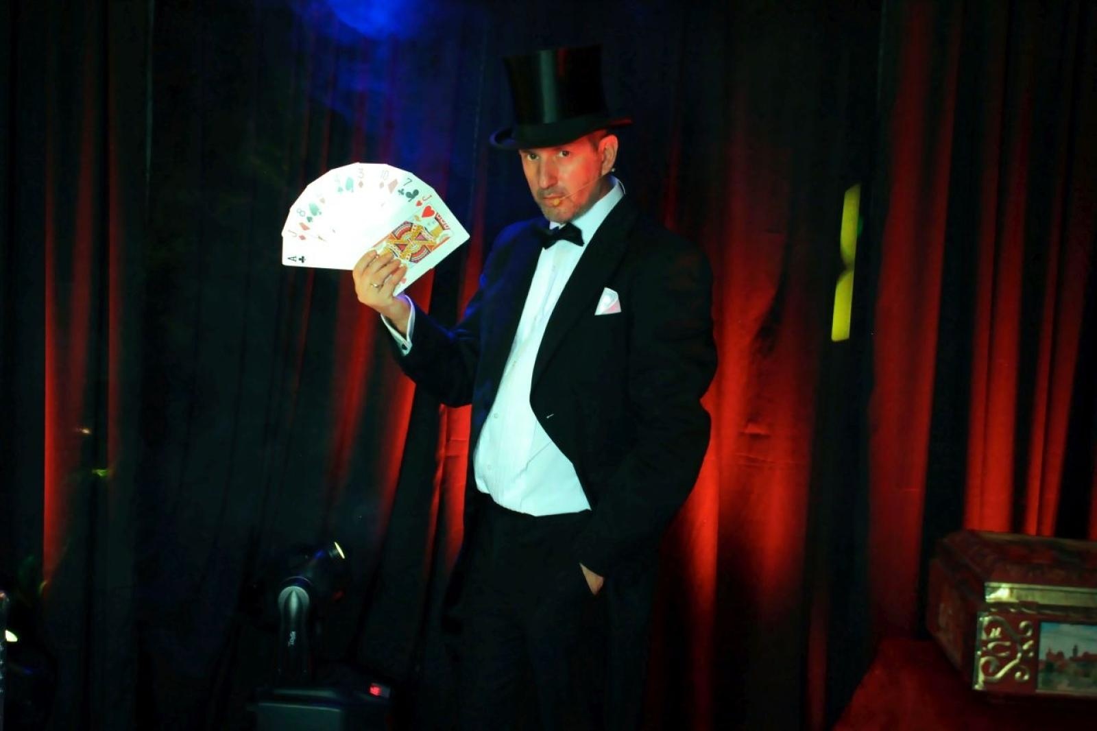 Zdjęcie w galerii na portalu naszwodzislaw.com: Dzień Ratownika i Strażnika Bezpieczeństwa: Gramy dla Maksa z Fundacją TVS wiadomości z regionu