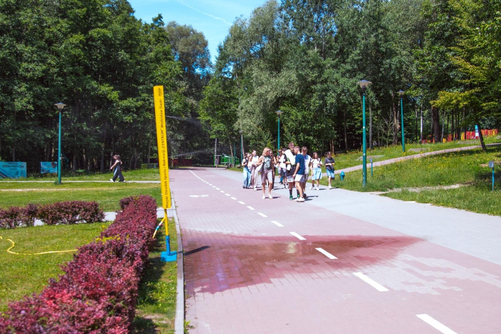 Zdjęcie w galerii na portalu naszwodzislaw.com: Kurtyny wodne na wodzisławskim rynku i Trzech Wzgórzach wiadomości z regionu