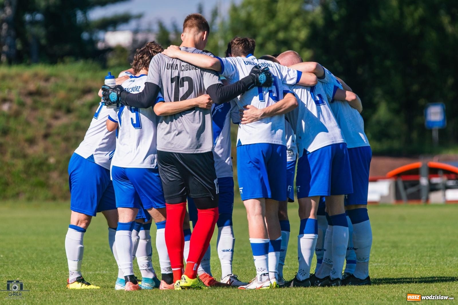 Zdjęcie w galerii na portalu naszwodzislaw.com: Unia Racibórz kontra Naprzód Syrynia. Podział punktów na zakończenie sezonu [FOTO] wiadomości z regionu