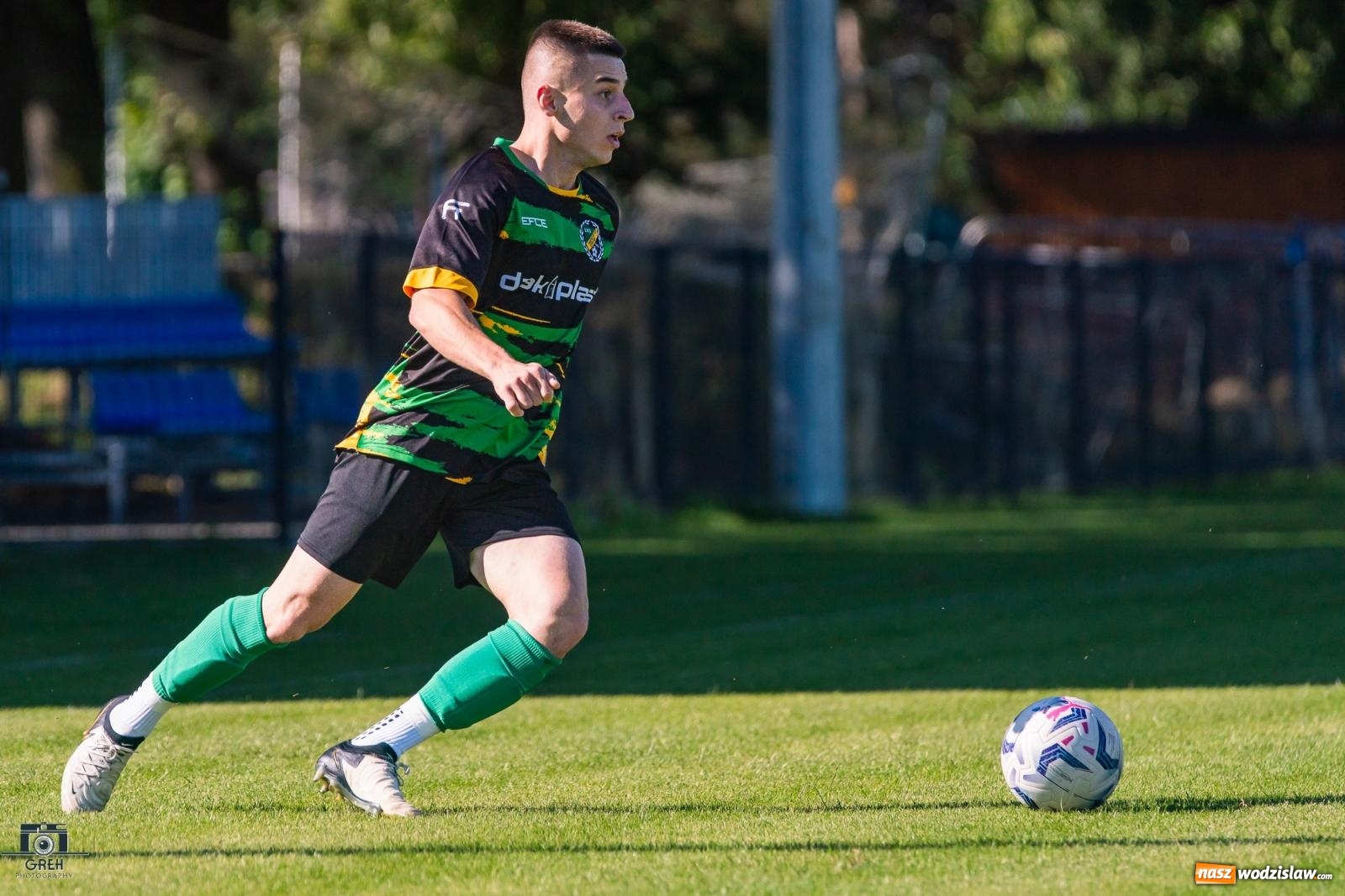 Zdjęcie w galerii na portalu naszwodzislaw.com: Unia Racibórz kontra Naprzód Syrynia. Podział punktów na zakończenie sezonu [FOTO] wiadomości z regionu