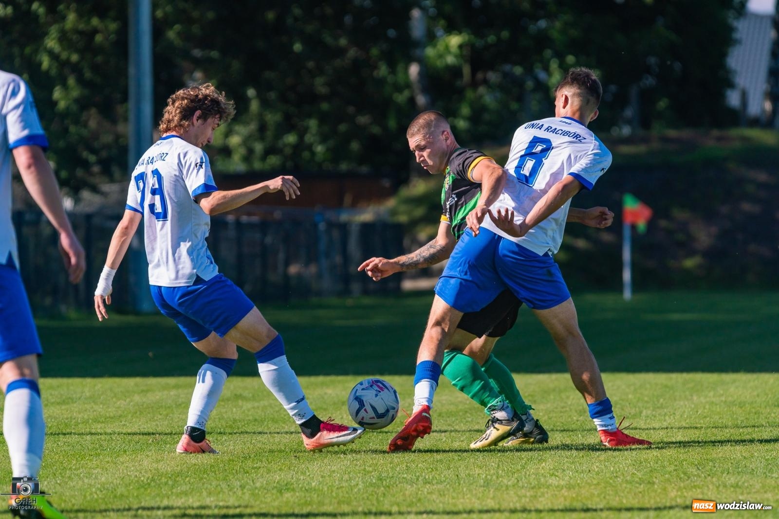 Zdjęcie w galerii na portalu naszwodzislaw.com: Unia Racibórz kontra Naprzód Syrynia. Podział punktów na zakończenie sezonu [FOTO] wiadomości z regionu