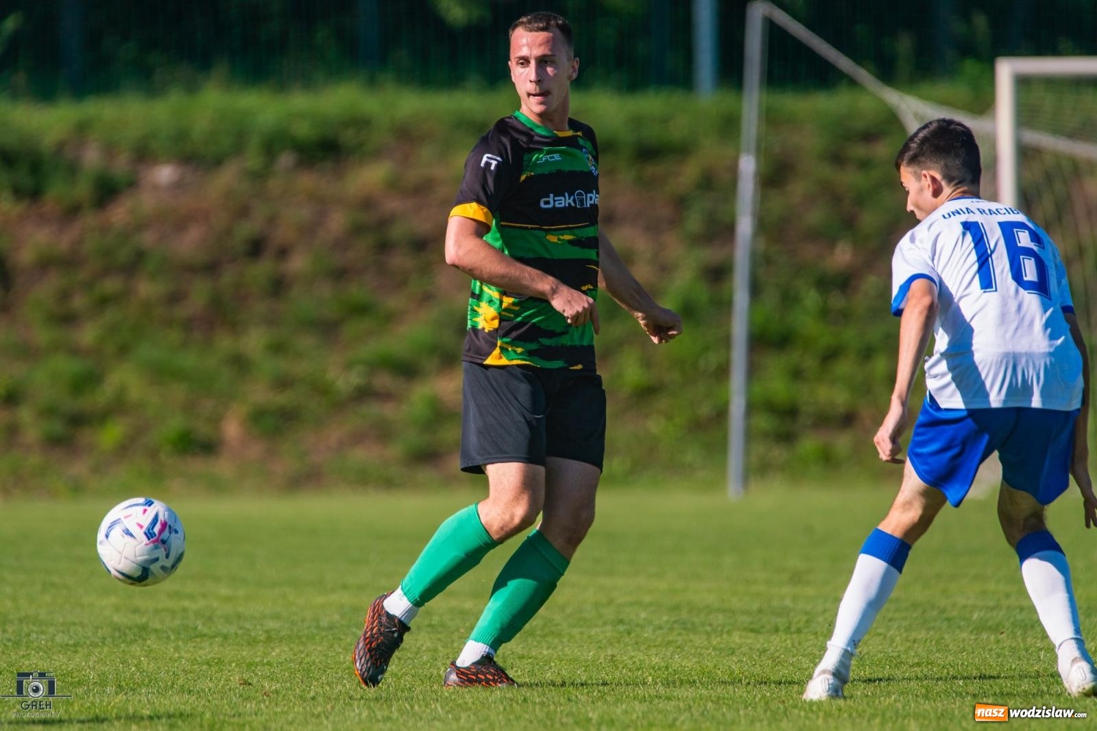 Zdjęcie w galerii na portalu naszwodzislaw.com: Unia Racibórz kontra Naprzód Syrynia. Podział punktów na zakończenie sezonu [FOTO] wiadomości z regionu