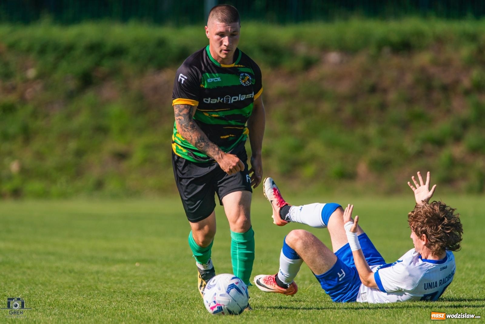 Zdjęcie w galerii na portalu naszwodzislaw.com: Unia Racibórz kontra Naprzód Syrynia. Podział punktów na zakończenie sezonu [FOTO] wiadomości z regionu