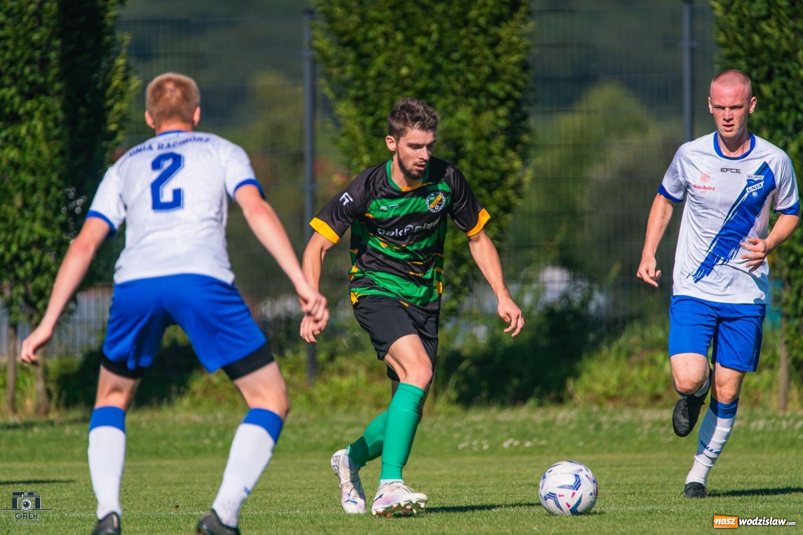 Zdjęcie w galerii na portalu naszwodzislaw.com: Unia Racibórz kontra Naprzód Syrynia. Podział punktów na zakończenie sezonu [FOTO] wiadomości z regionu