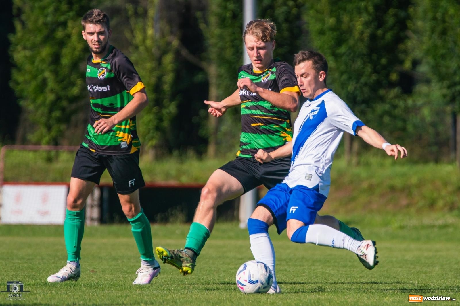 Zdjęcie w galerii na portalu naszwodzislaw.com: Unia Racibórz kontra Naprzód Syrynia. Podział punktów na zakończenie sezonu [FOTO] wiadomości z regionu