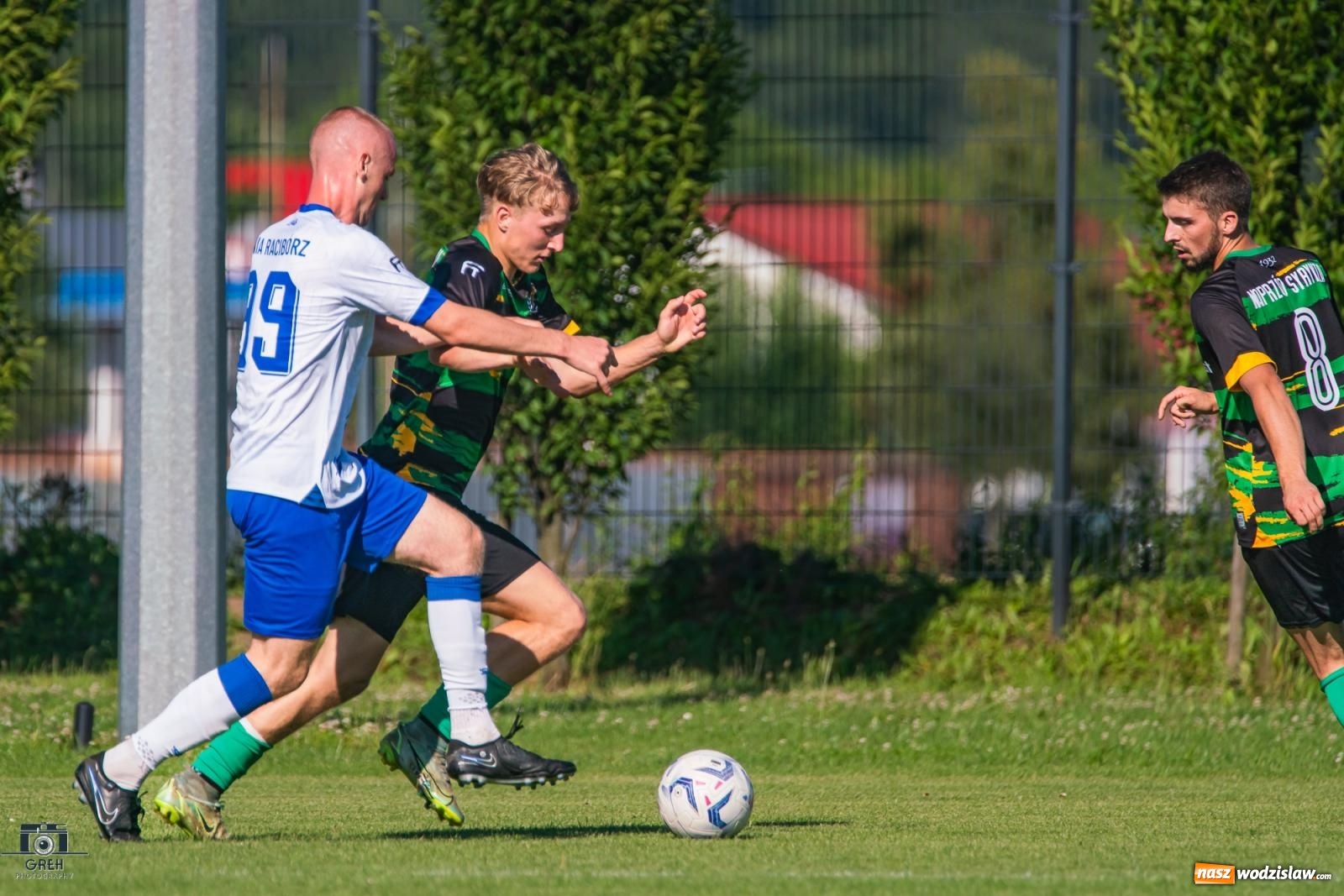 Zdjęcie w galerii na portalu naszwodzislaw.com: Unia Racibórz kontra Naprzód Syrynia. Podział punktów na zakończenie sezonu [FOTO] wiadomości z regionu