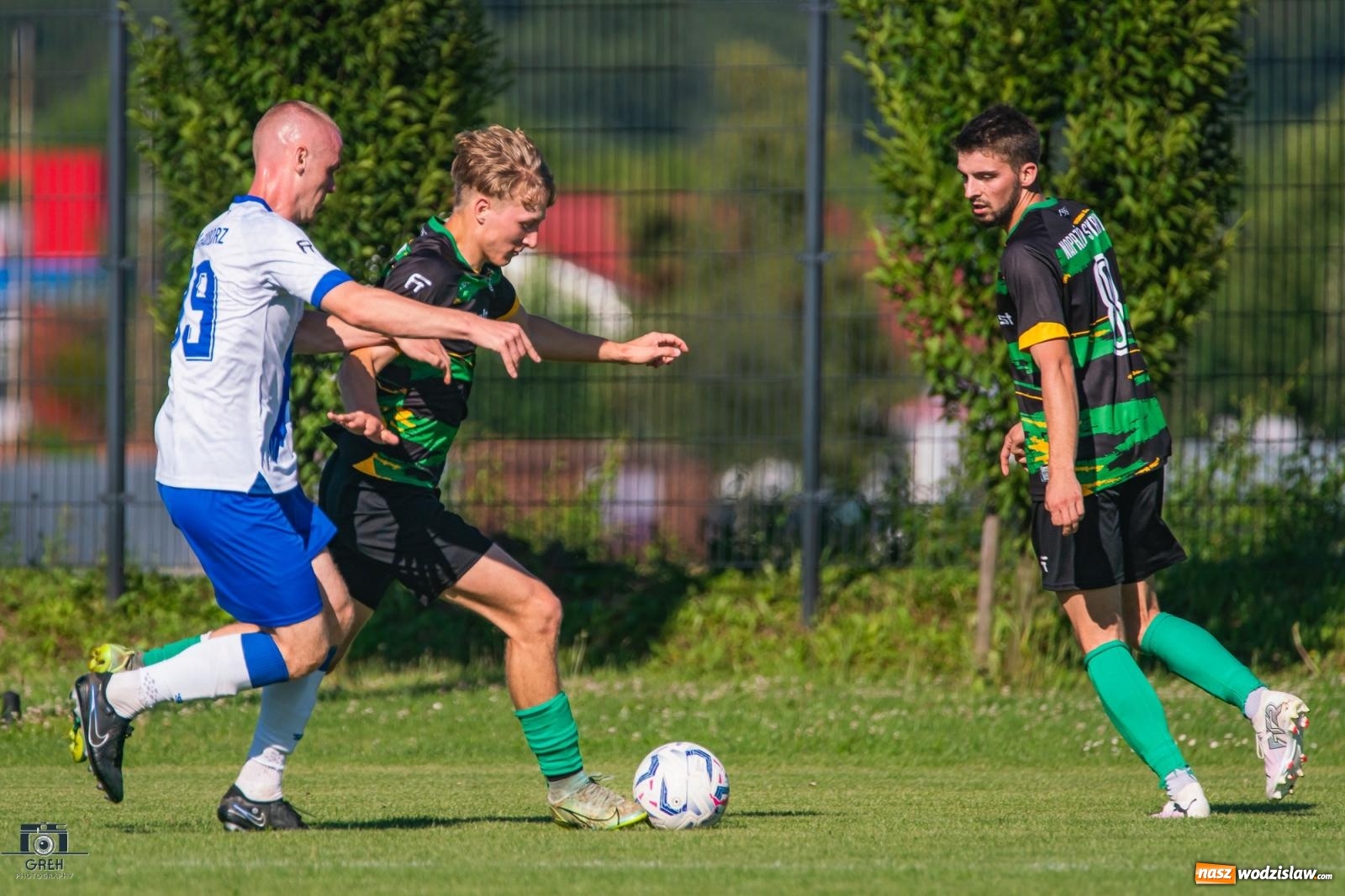 Zdjęcie w galerii na portalu naszwodzislaw.com: Unia Racibórz kontra Naprzód Syrynia. Podział punktów na zakończenie sezonu [FOTO] wiadomości z regionu