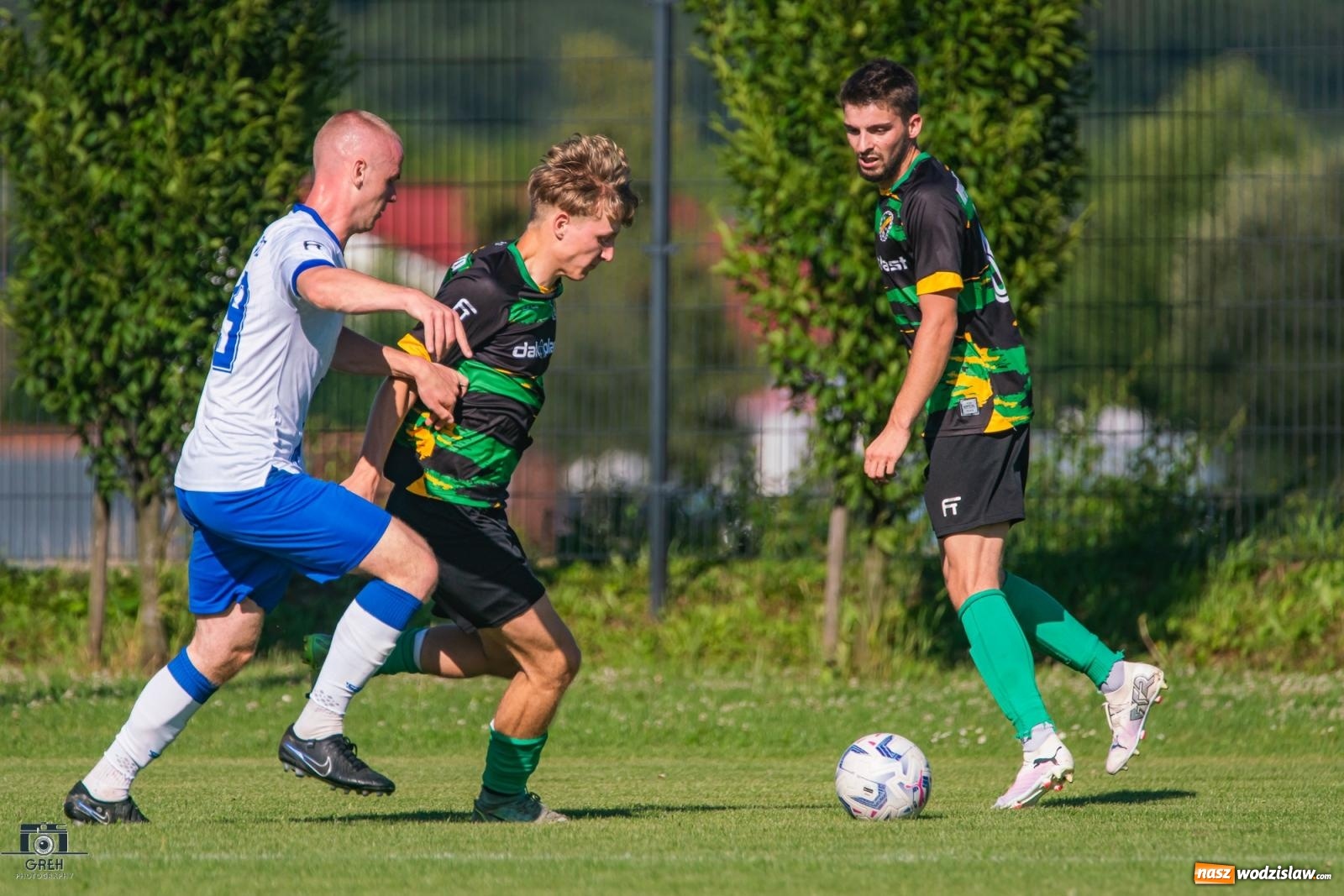 Zdjęcie w galerii na portalu naszwodzislaw.com: Unia Racibórz kontra Naprzód Syrynia. Podział punktów na zakończenie sezonu [FOTO] wiadomości z regionu