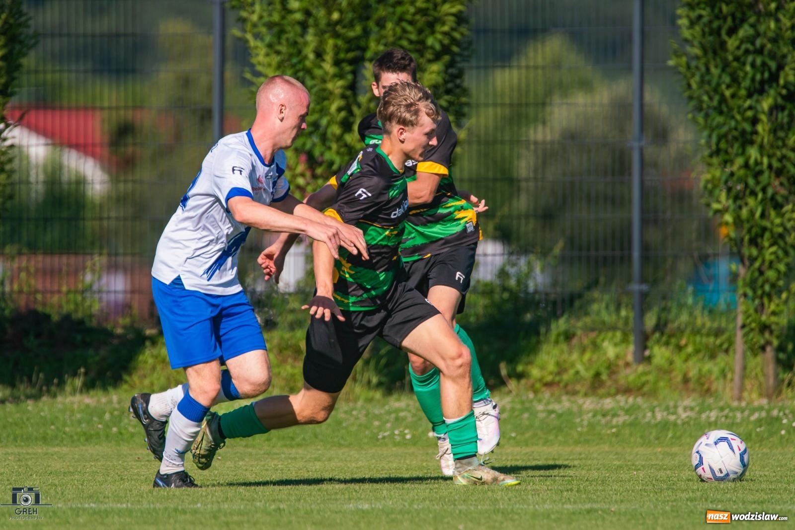 Zdjęcie w galerii na portalu naszwodzislaw.com: Unia Racibórz kontra Naprzód Syrynia. Podział punktów na zakończenie sezonu [FOTO] wiadomości z regionu