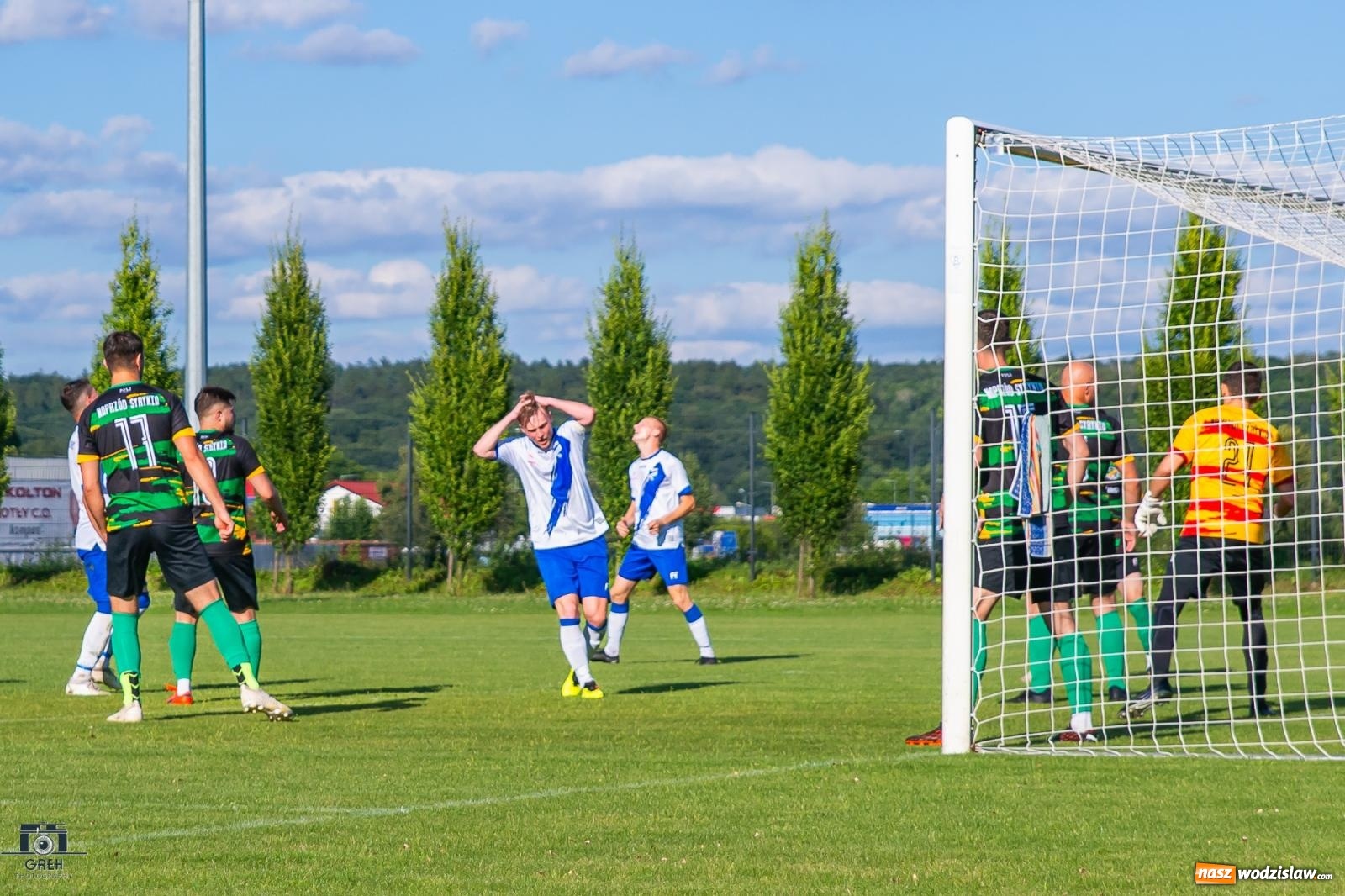 Zdjęcie w galerii na portalu naszwodzislaw.com: Unia Racibórz kontra Naprzód Syrynia. Podział punktów na zakończenie sezonu [FOTO] wiadomości z regionu
