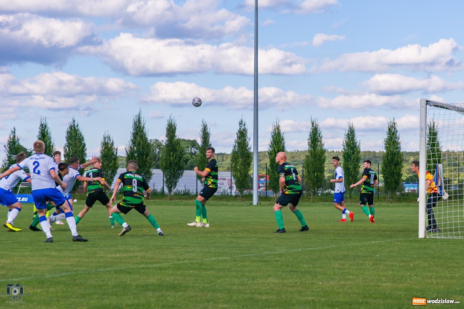 Zdjęcie w galerii na portalu naszwodzislaw.com: Unia Racibórz kontra Naprzód Syrynia. Podział punktów na zakończenie sezonu [FOTO] wiadomości z regionu