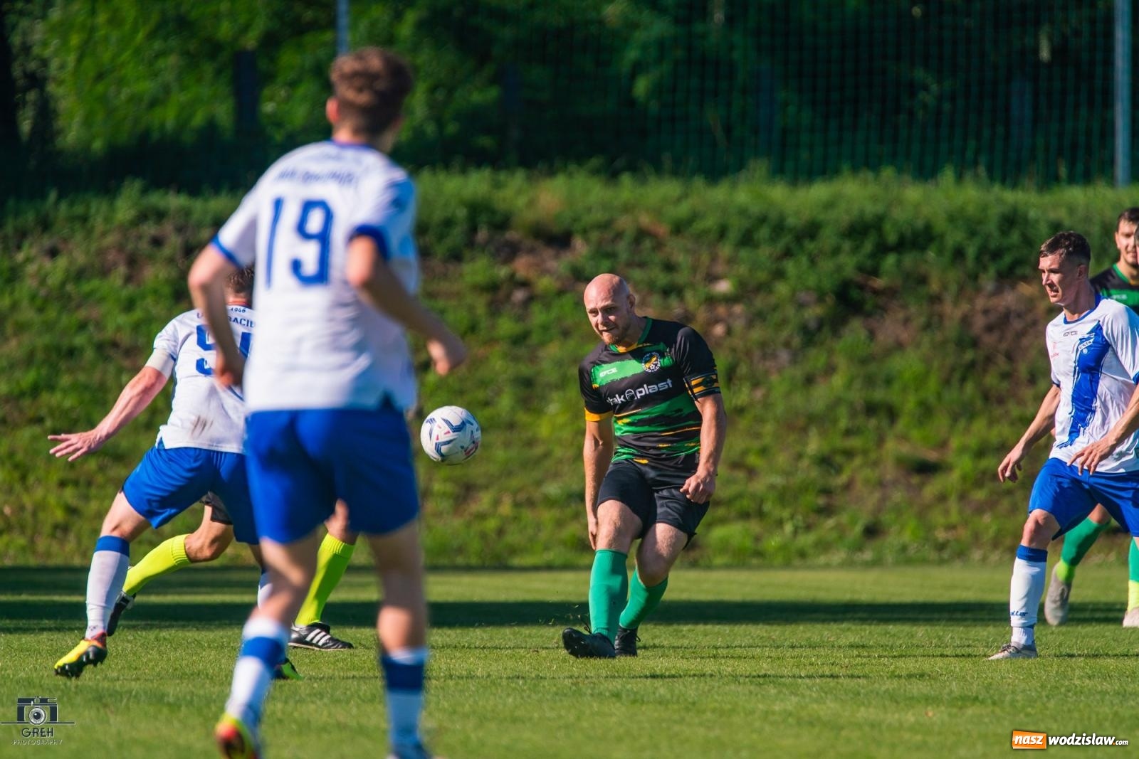 Zdjęcie w galerii na portalu naszwodzislaw.com: Unia Racibórz kontra Naprzód Syrynia. Podział punktów na zakończenie sezonu [FOTO] wiadomości z regionu