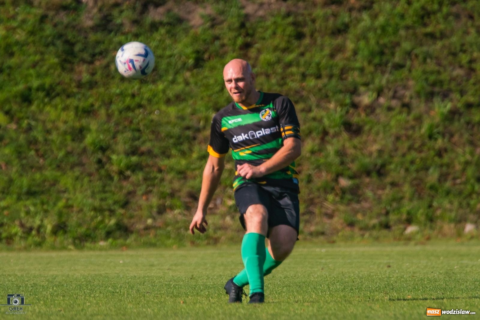 Zdjęcie w galerii na portalu naszwodzislaw.com: Unia Racibórz kontra Naprzód Syrynia. Podział punktów na zakończenie sezonu [FOTO] wiadomości z regionu