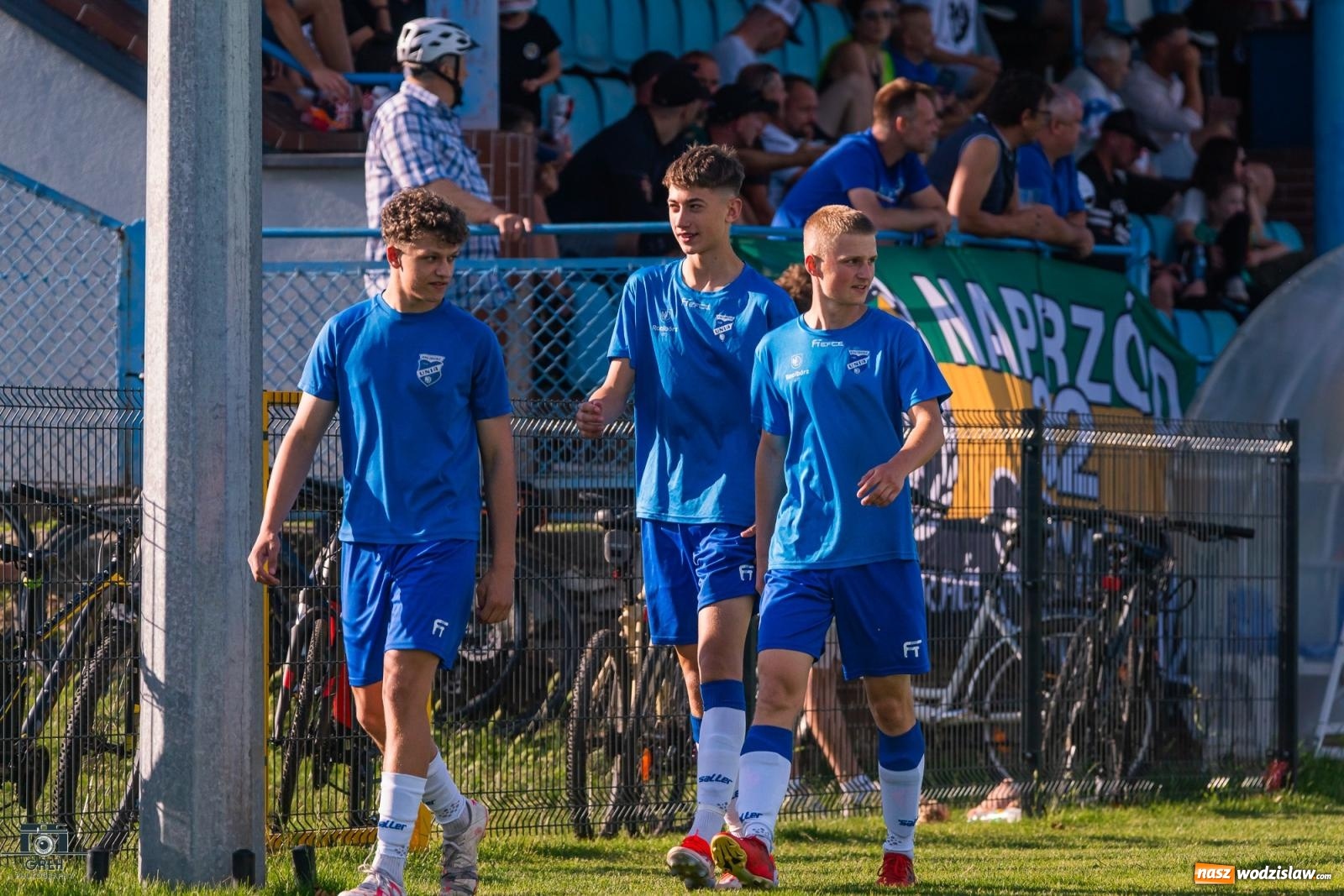 Zdjęcie w galerii na portalu naszwodzislaw.com: Unia Racibórz kontra Naprzód Syrynia. Podział punktów na zakończenie sezonu [FOTO] wiadomości z regionu