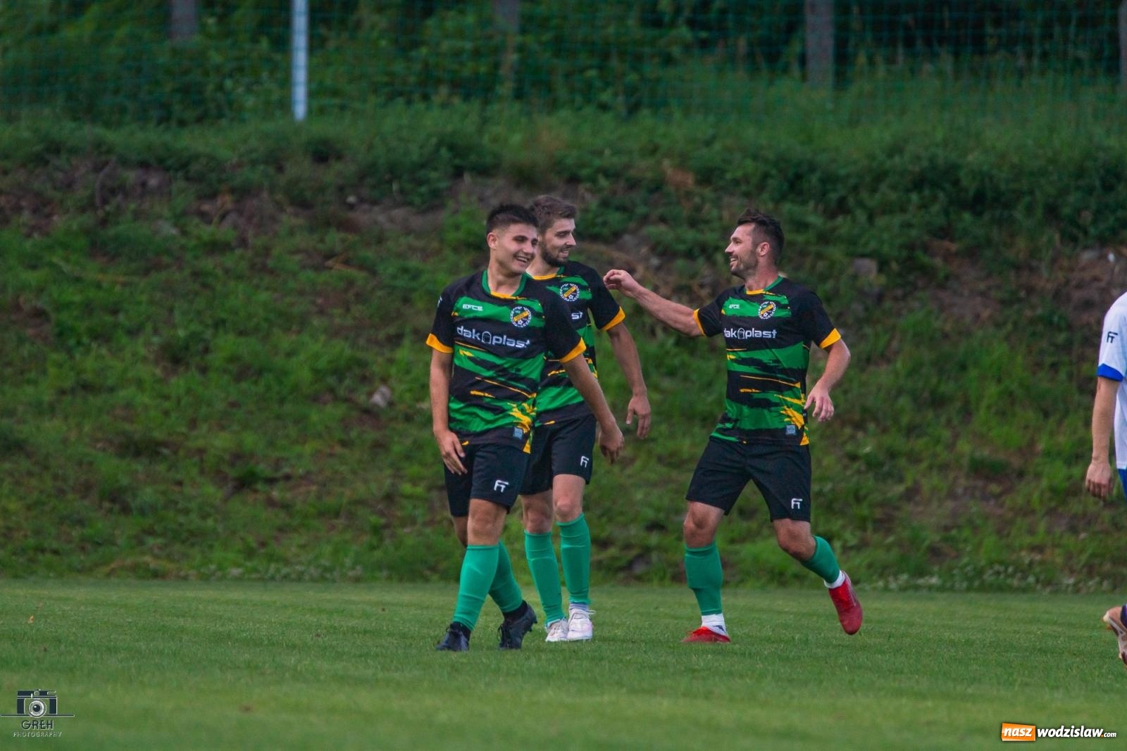 Zdjęcie w galerii na portalu naszwodzislaw.com: Unia Racibórz kontra Naprzód Syrynia. Podział punktów na zakończenie sezonu [FOTO] wiadomości z regionu