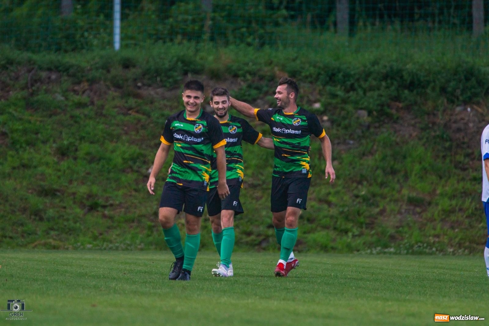 Zdjęcie w galerii na portalu naszwodzislaw.com: Unia Racibórz kontra Naprzód Syrynia. Podział punktów na zakończenie sezonu [FOTO] wiadomości z regionu