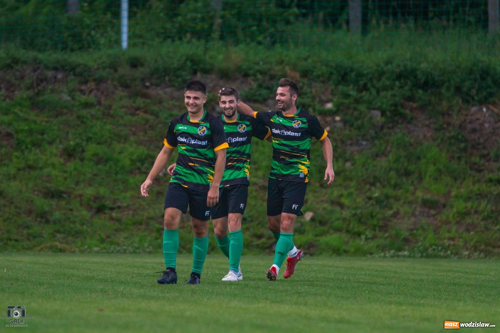 Zdjęcie w galerii na portalu naszwodzislaw.com: Unia Racibórz kontra Naprzód Syrynia. Podział punktów na zakończenie sezonu [FOTO] wiadomości z regionu