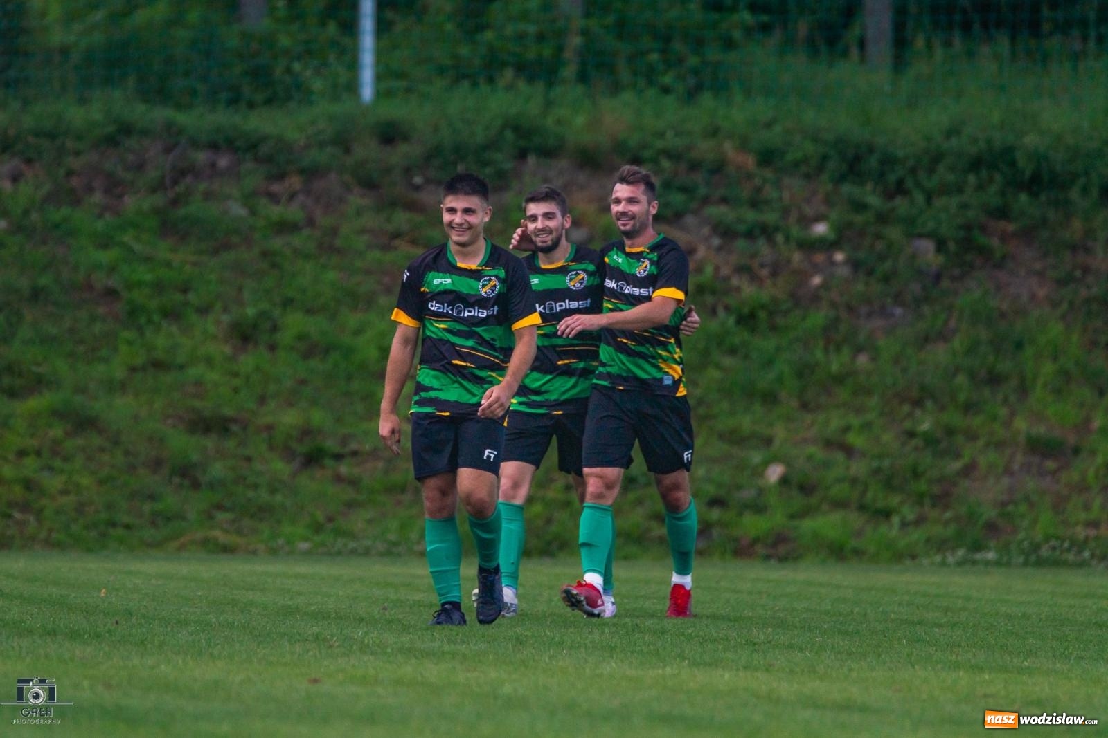 Zdjęcie w galerii na portalu naszwodzislaw.com: Unia Racibórz kontra Naprzód Syrynia. Podział punktów na zakończenie sezonu [FOTO] wiadomości z regionu