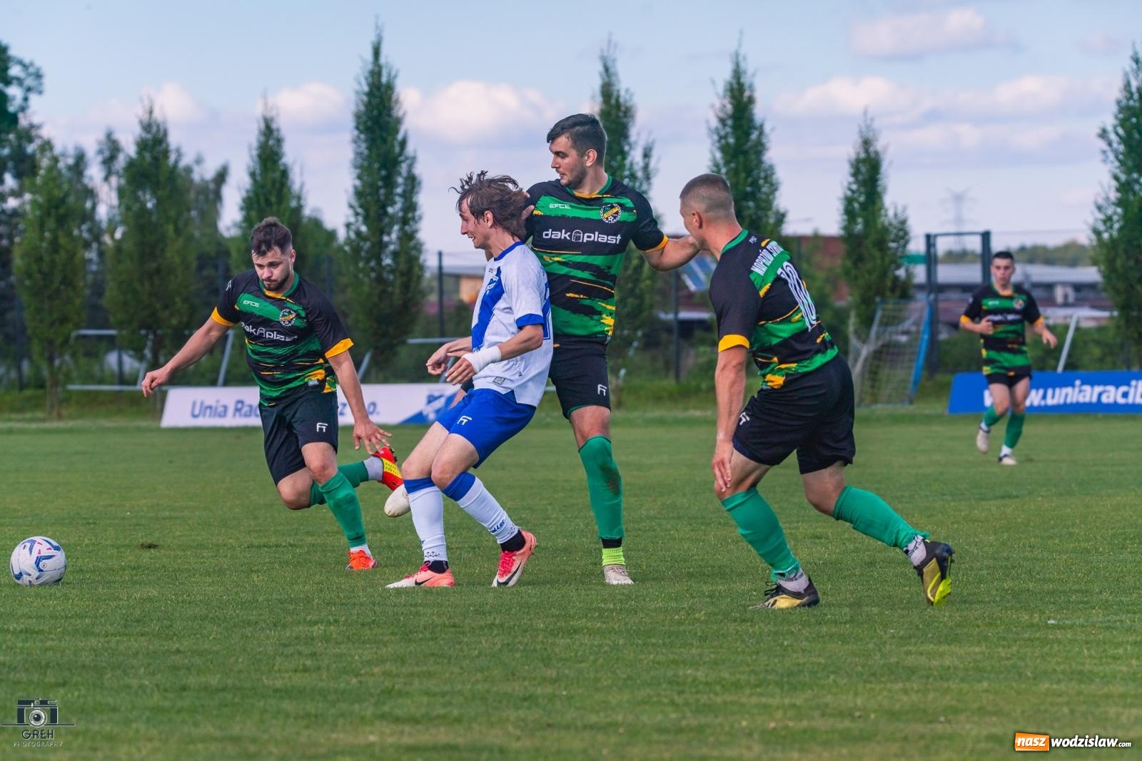 Zdjęcie w galerii na portalu naszwodzislaw.com: Unia Racibórz kontra Naprzód Syrynia. Podział punktów na zakończenie sezonu [FOTO] wiadomości z regionu