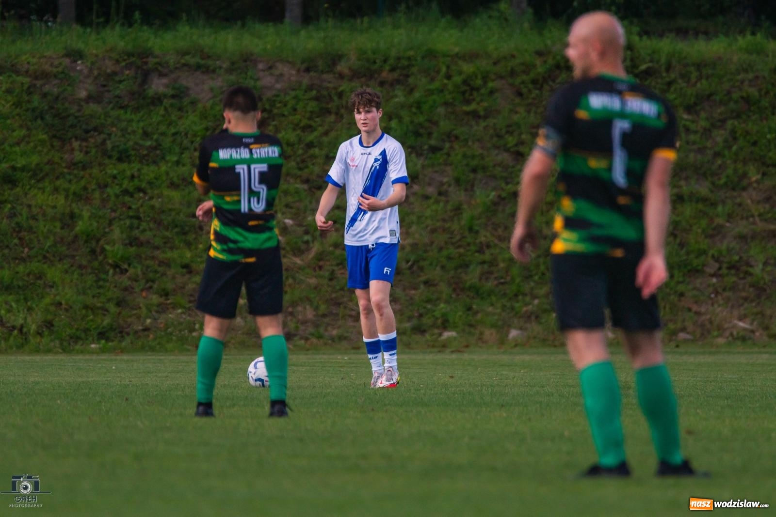 Zdjęcie w galerii na portalu naszwodzislaw.com: Unia Racibórz kontra Naprzód Syrynia. Podział punktów na zakończenie sezonu [FOTO] wiadomości z regionu