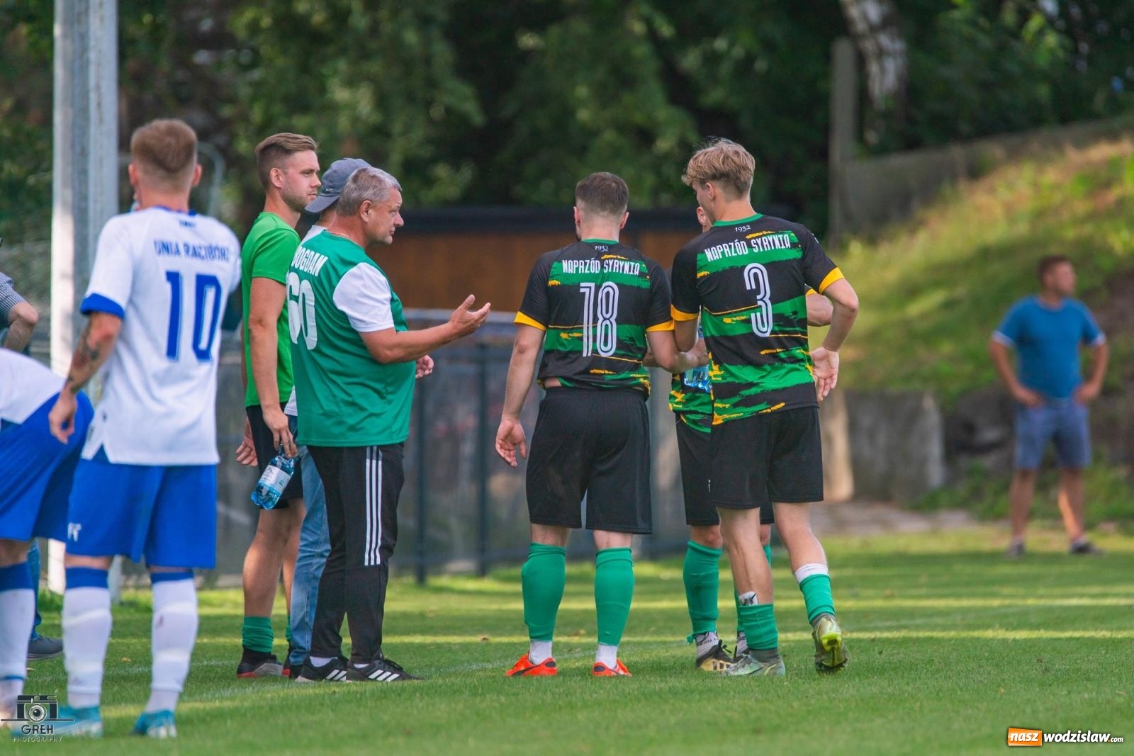 Zdjęcie w galerii na portalu naszwodzislaw.com: Unia Racibórz kontra Naprzód Syrynia. Podział punktów na zakończenie sezonu [FOTO] wiadomości z regionu