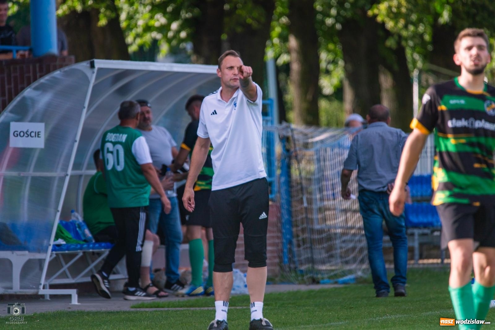 Zdjęcie w galerii na portalu naszwodzislaw.com: Unia Racibórz kontra Naprzód Syrynia. Podział punktów na zakończenie sezonu [FOTO] wiadomości z regionu