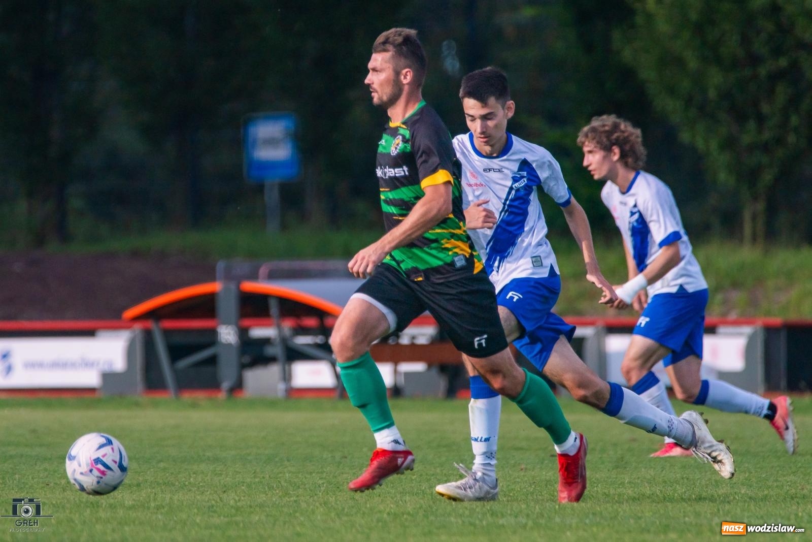 Zdjęcie w galerii na portalu naszwodzislaw.com: Unia Racibórz kontra Naprzód Syrynia. Podział punktów na zakończenie sezonu [FOTO] wiadomości z regionu