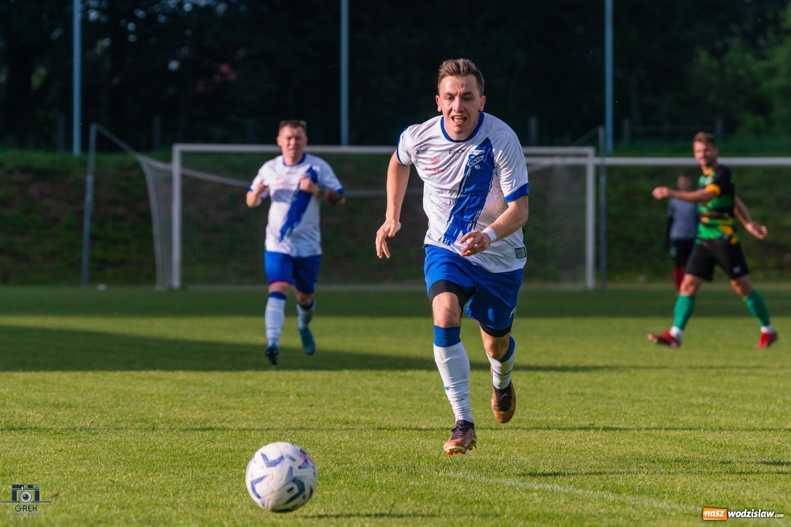 Zdjęcie w galerii na portalu naszwodzislaw.com: Unia Racibórz kontra Naprzód Syrynia. Podział punktów na zakończenie sezonu [FOTO] wiadomości z regionu