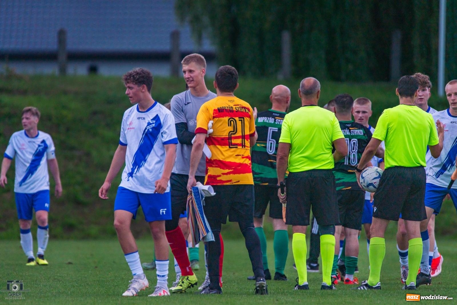 Zdjęcie w galerii na portalu naszwodzislaw.com: Unia Racibórz kontra Naprzód Syrynia. Podział punktów na zakończenie sezonu [FOTO] wiadomości z regionu