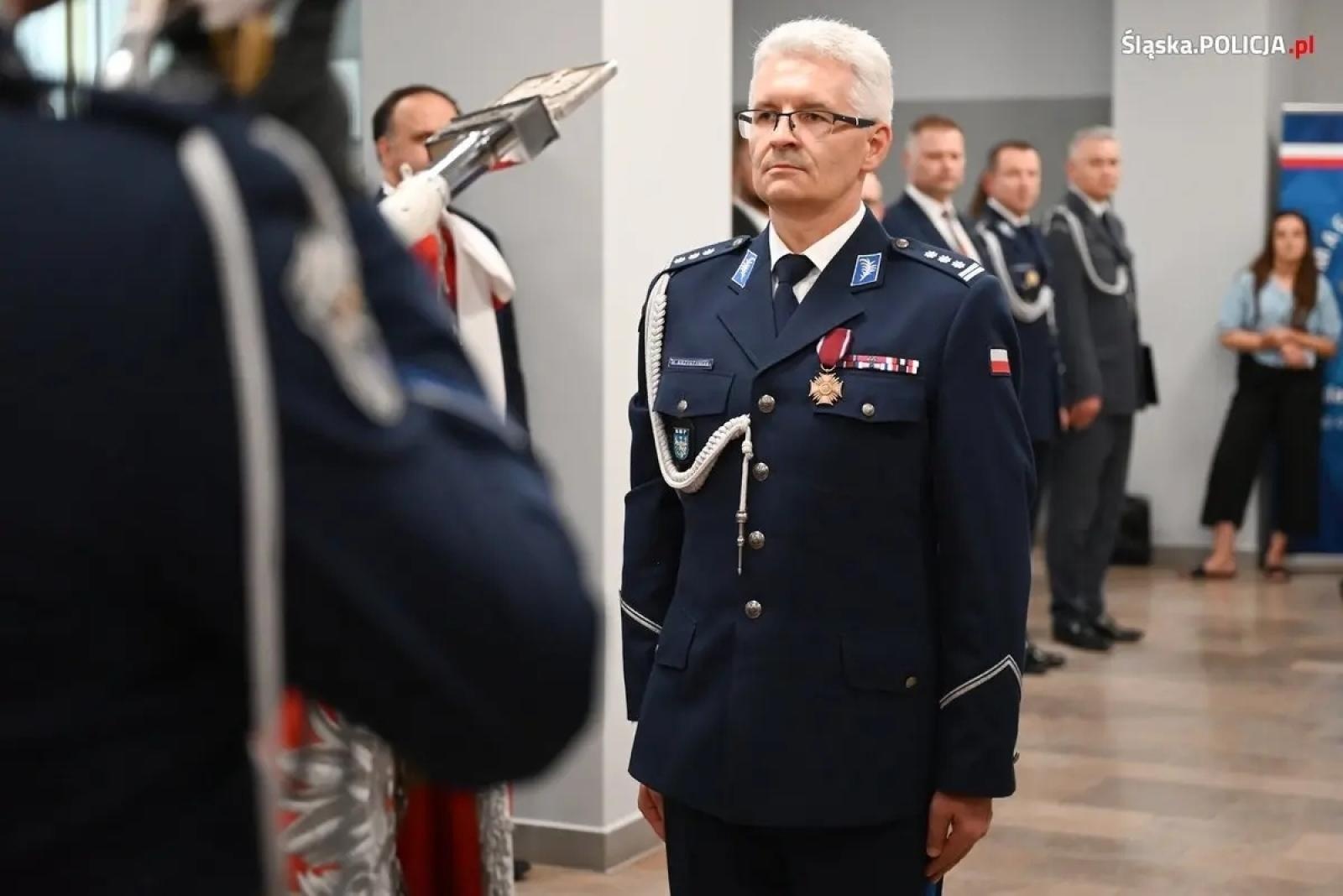 Zdjęcie w galerii na portalu naszwodzislaw.com: Inspektor Mariusz Krzystyniak zasiadł w fotelu komendanta wojewódzkiego policji wiadomości z regionu