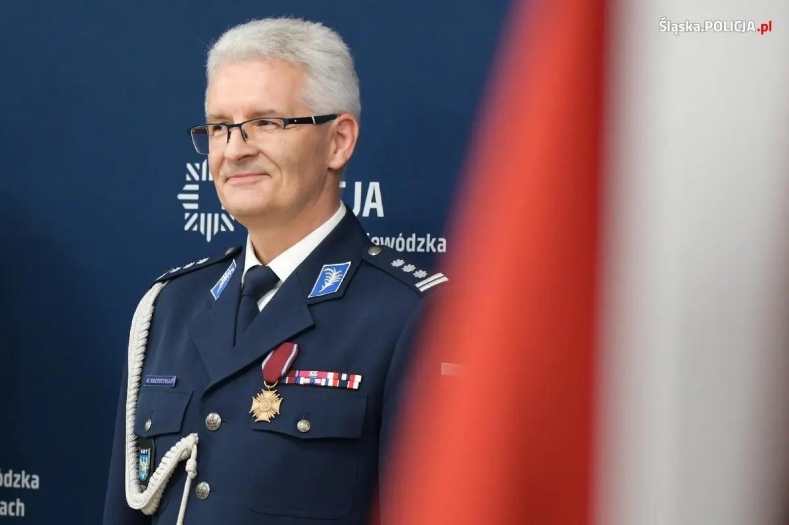 Zdjęcie w galerii na portalu naszwodzislaw.com: Inspektor Mariusz Krzystyniak zasiadł w fotelu komendanta wojewódzkiego policji wiadomości z regionu