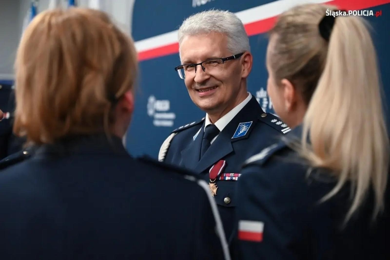 Zdjęcie w galerii na portalu naszwodzislaw.com: Inspektor Mariusz Krzystyniak zasiadł w fotelu komendanta wojewódzkiego policji wiadomości z regionu