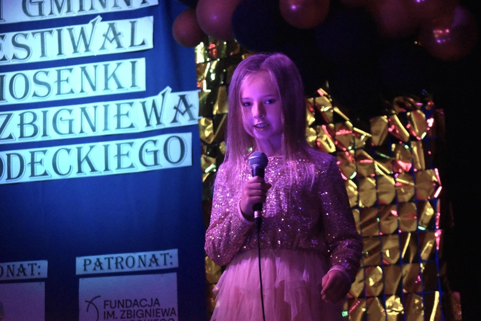 Zdjęcie w galerii na portalu naszwodzislaw.com: Zbigniew Wodecki został patronem Gminnego Festiwalu Piosenki! wiadomości z regionu